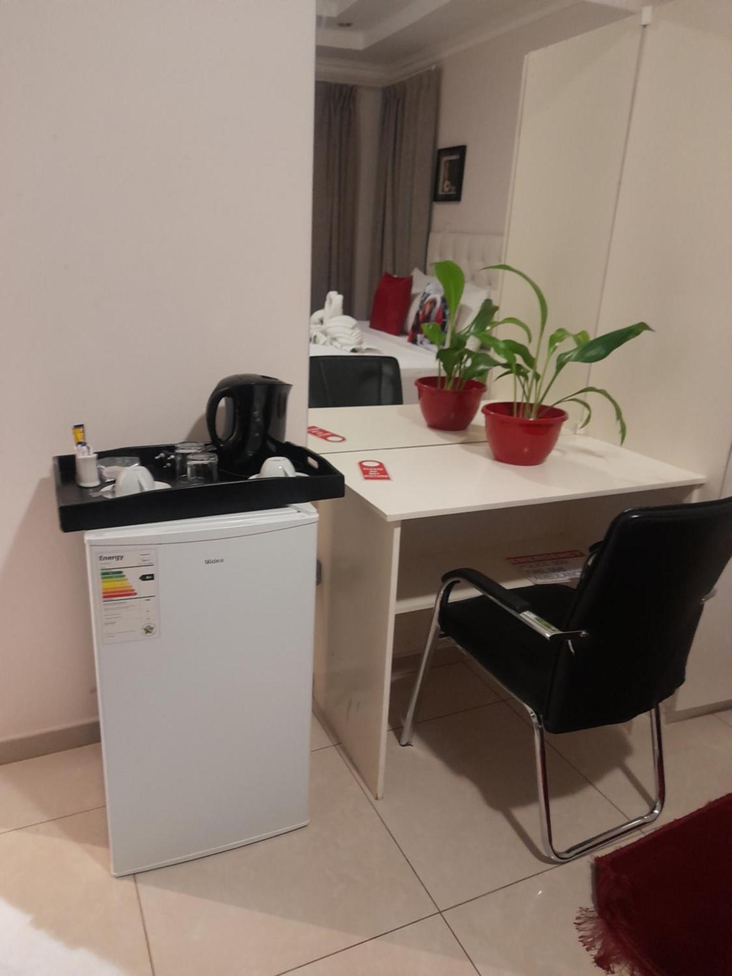 Bed and Breakfast Rest & Digest Serowe Экстерьер фото