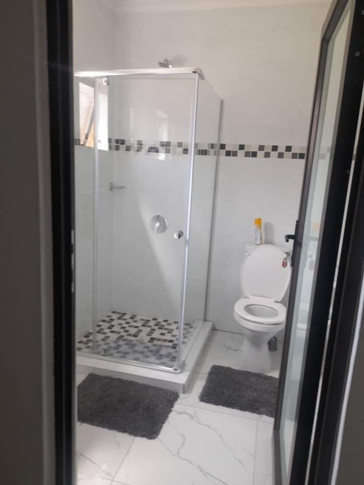 Bed and Breakfast Rest & Digest Serowe Экстерьер фото